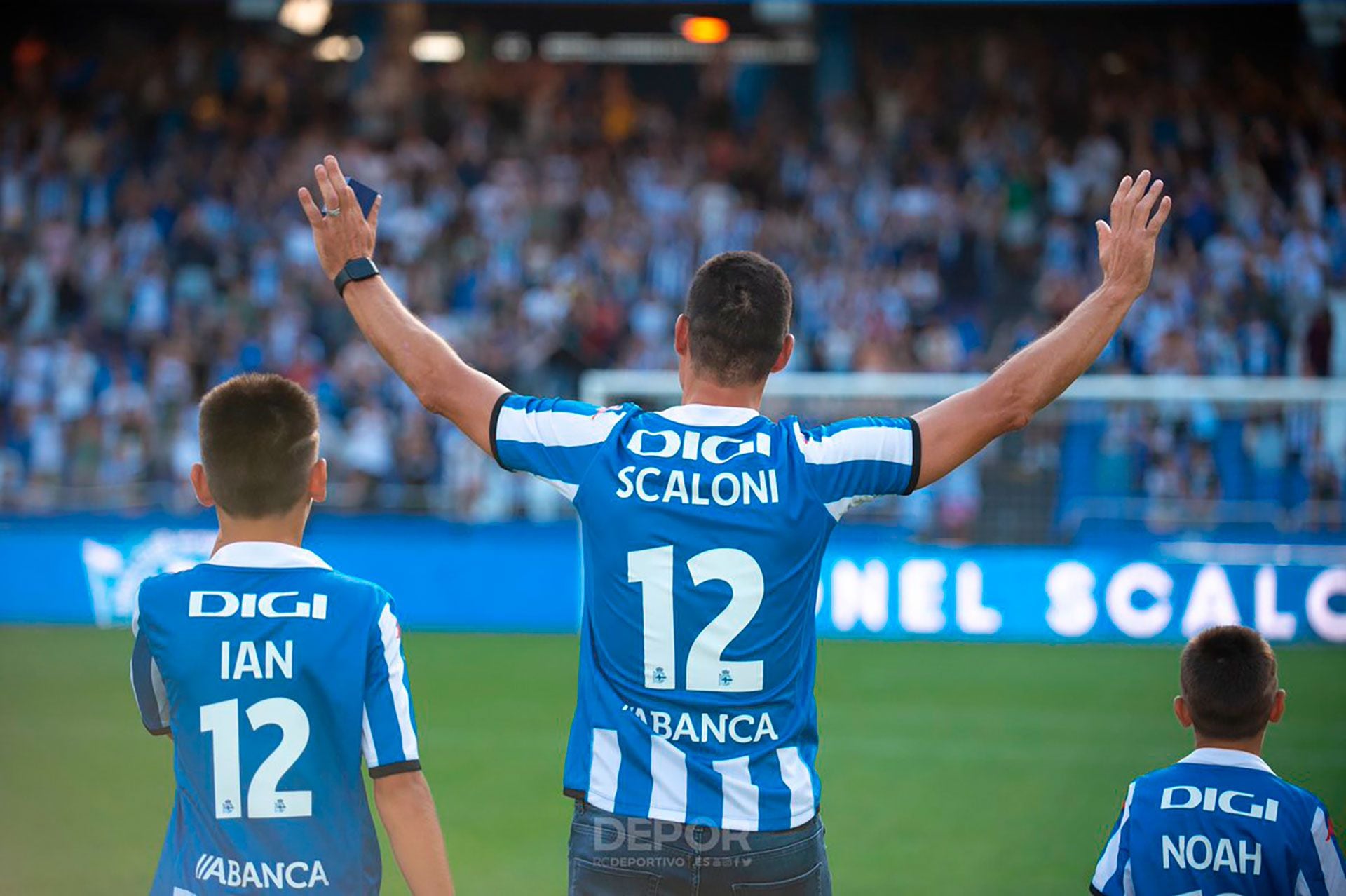 Lionel Scaloni con la camiseta número 12 del Deportivo La Coruña (@RCDeportivo)