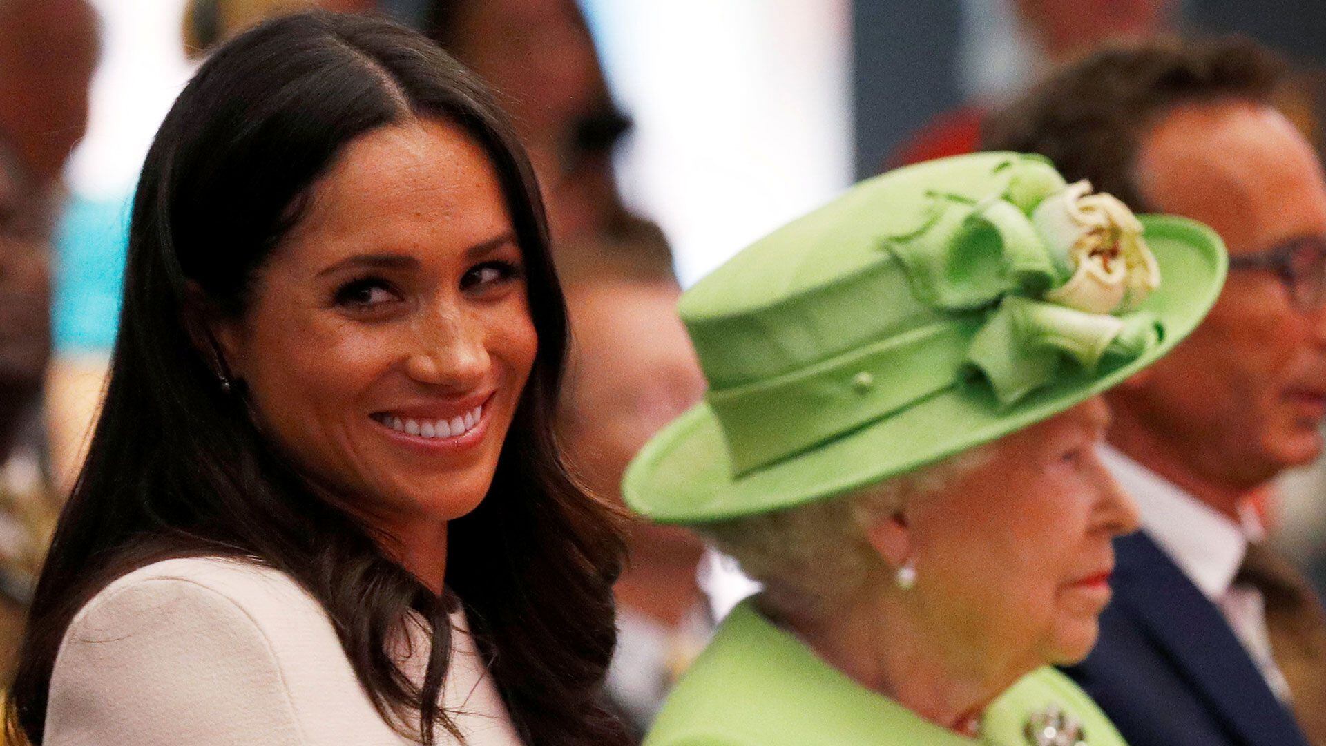 Meghan Markle y la Reina Isabel II (Reuters)