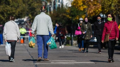 La ciudad de Mar del Plata, por ejemplo, continuará en fase 4 a pesar de la suba de los contagios. Es uno de las zonas que deberá volver atrás y prohibir los encuentros sociales (Christian Heit)