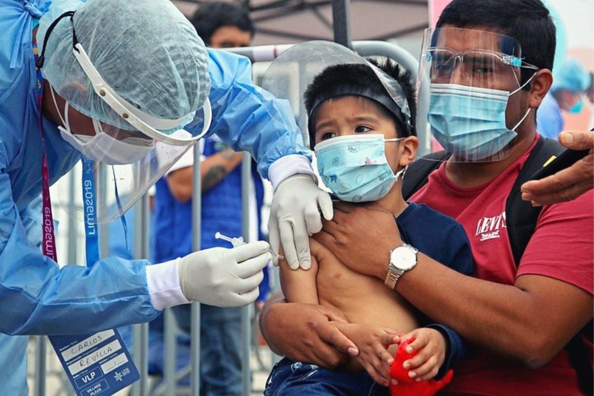 Perú: A vacinação de crianças menores de um ano caiu 15% durante a pandemia.