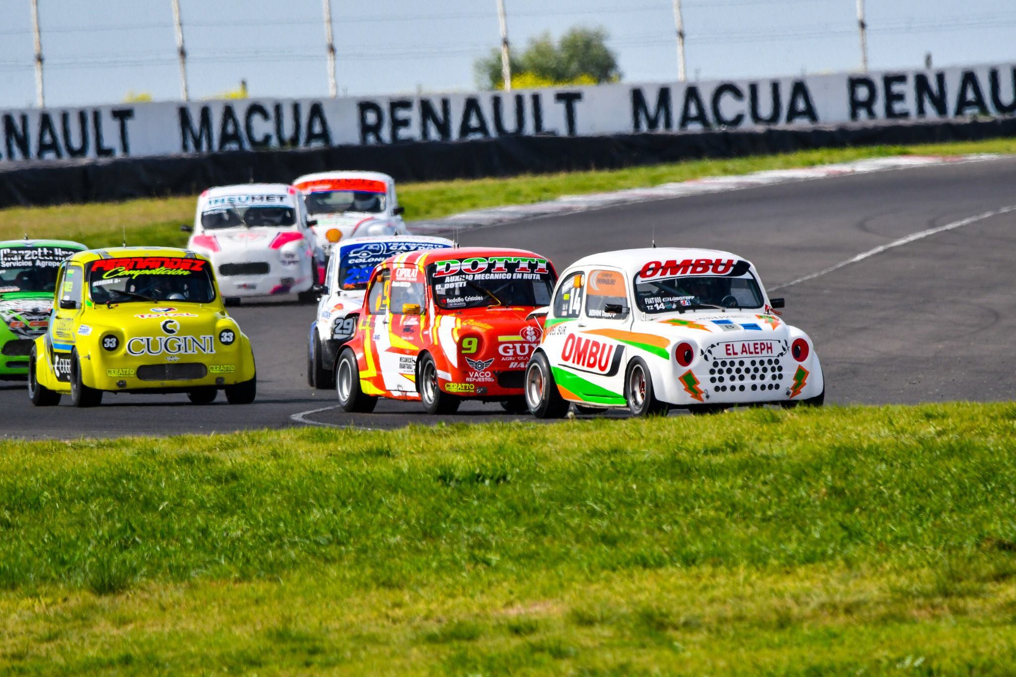 Los Fiat 600 todavía corren en muchas categorías regionales argentinas, en algunos casos con modificaciones conceptuales como las del F600CBR en cuanto a las dimensiones del ancho para conseguir mejoras de performance