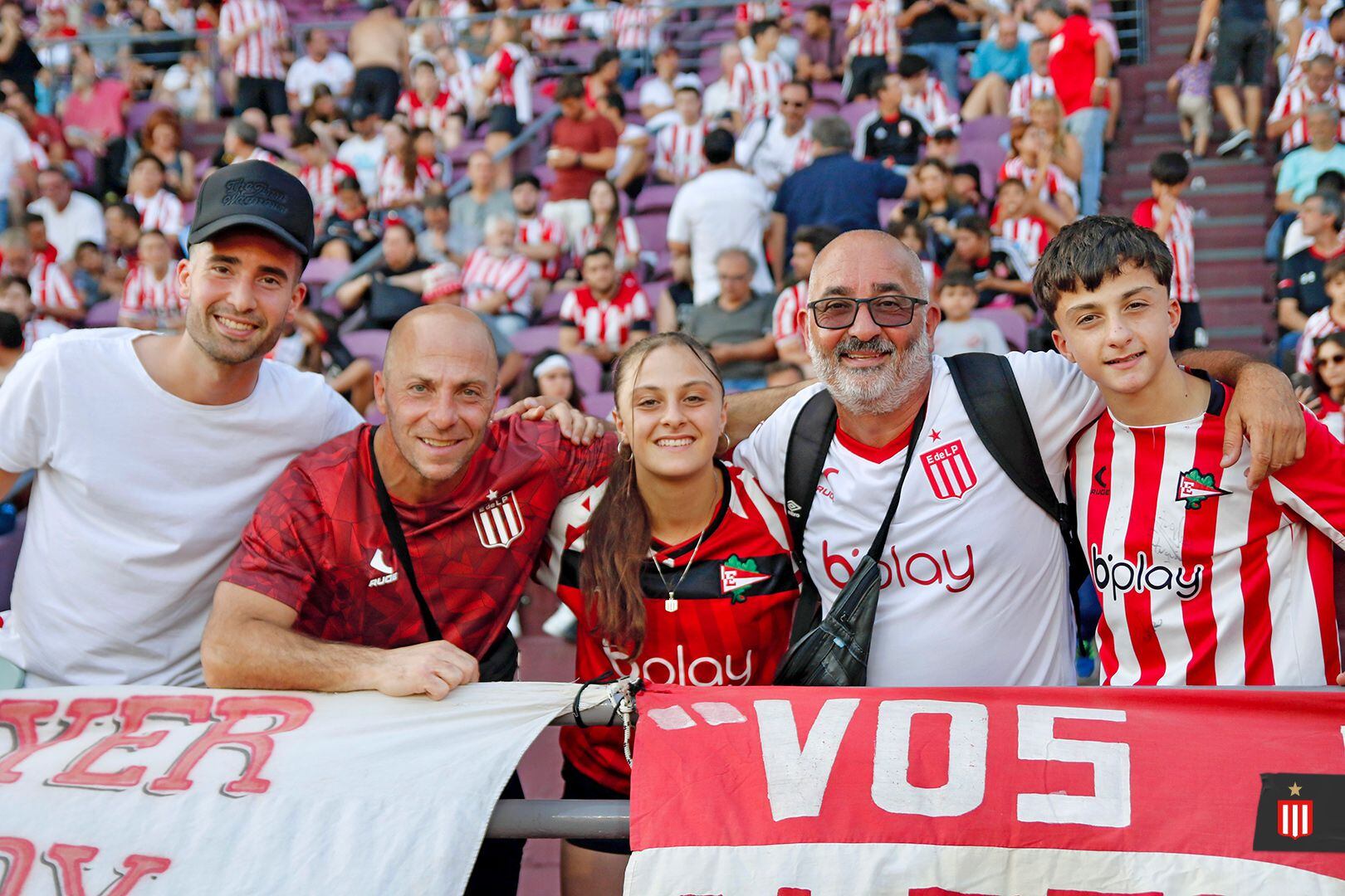 Los hinchas de Estudiantes coparon el estadio de Lanús para la final de la Copa Argentina (Foto: Prensa Estudiantes de La Plata)