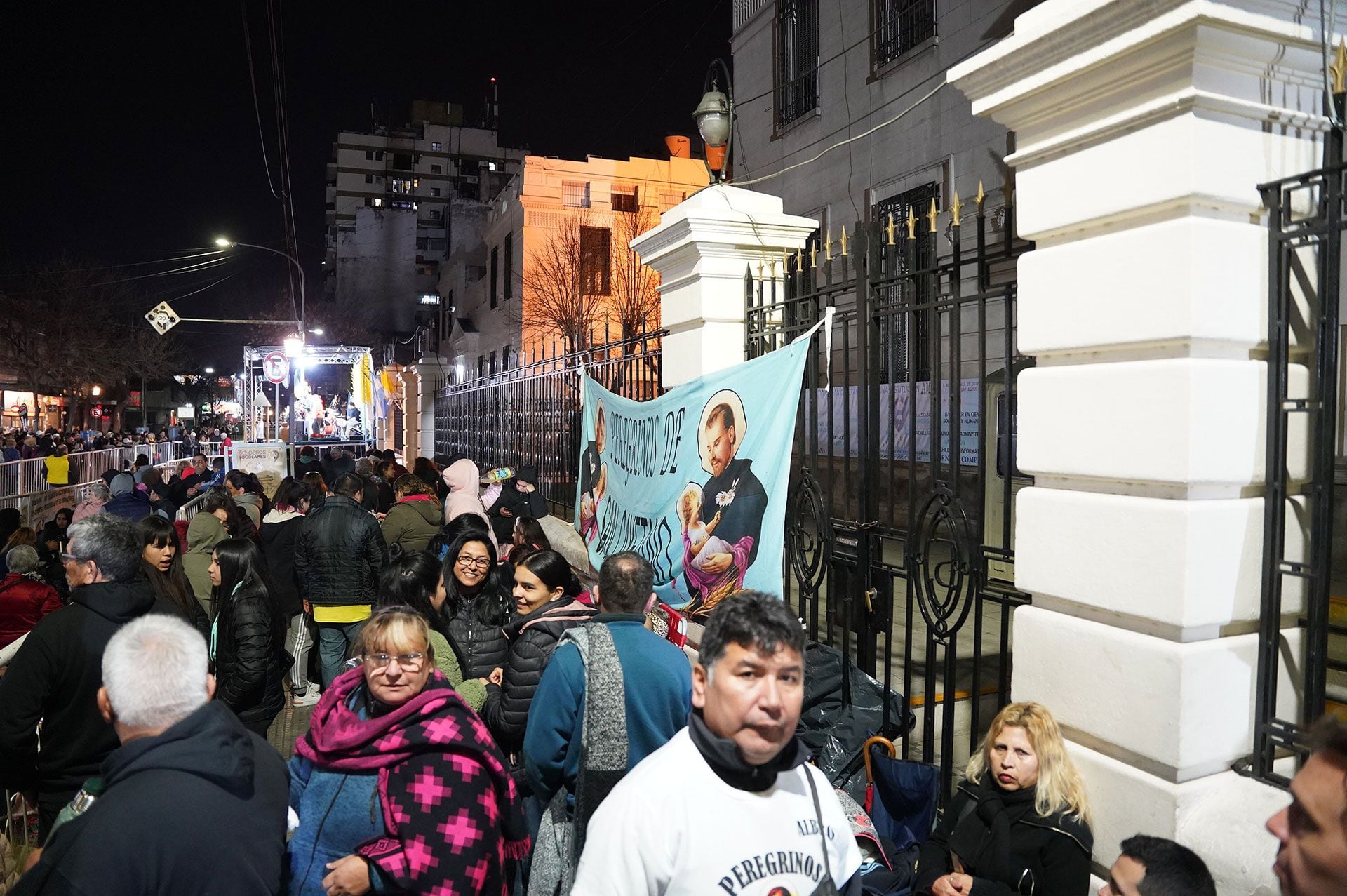 Miles de creyentes estuvieron presentes en la vigilia que celebra al Santo del pan y del trabajo (Foto: Franco Fafasuli)