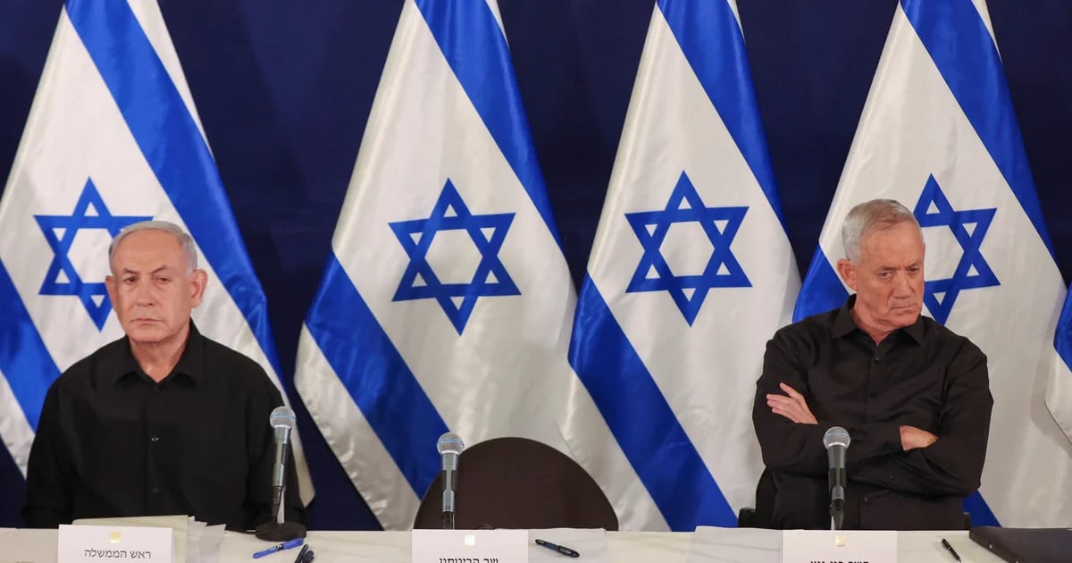 After the discharge of the Israeli hostages, Netanyahu requested Gantz to not resign from the emergency authorities