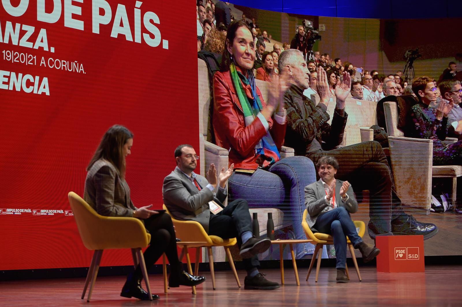 20/01/2024 (I-D) La eurodiputada Laura Ballarín; el presidente del Principado de Asturias, Adrián Barbón y el candidato a Lehendakari, Eneko Andueza, durante la convención política del PSOE, a 20 de enero de 2024, en A Coruña, Galicia (España). El PSOE celebra durante el fin de semana su Convención Política bajo el lema 'Impulso de país'. Durante el encuentro, que se celebra durante el fin de semana, el PSOE busca actualizar su ideario con una serie de resoluciones que marcan los cuatro años de legislatura. Además, la cita supone apoyo al PSdeG para las próximas elecciones gallegas del 18 de febrero, y también para las elecciones europeas de este año. La convención ha reunido a numerosos políticos del partido entre ministros, dirigentes territoriales y delegados de cada federación, además del secretario general y presidente del Gobierno. El encuentro se celebra el mismo día que la XXVI jornada interparlamentaria del PP en Ourense. POLITICA M. Dylan - Europa Press 