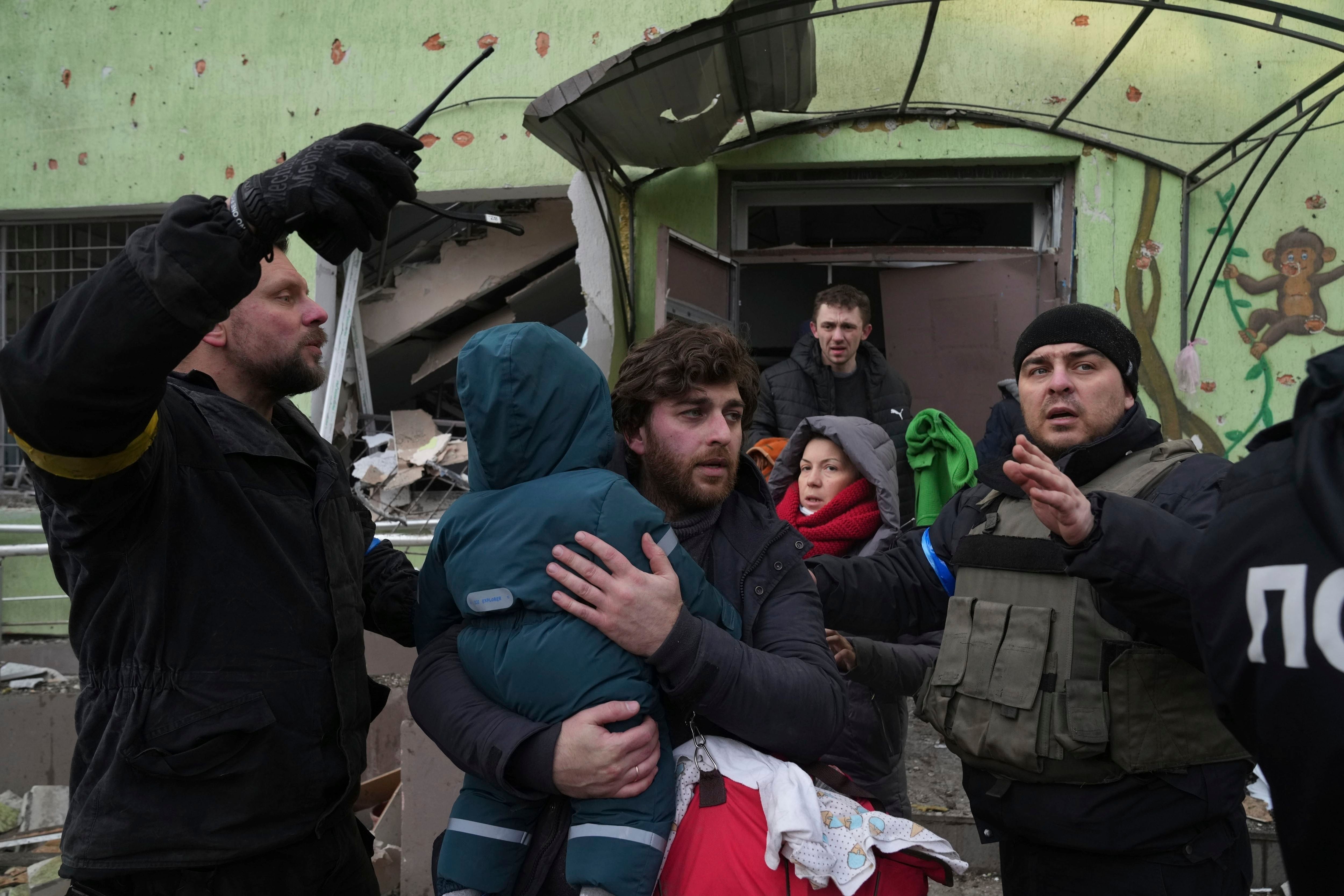 ООН сообщила, что Мариуполь стал третьей детской больницей, разрушенной  войсками Путина в Украине - Infobae