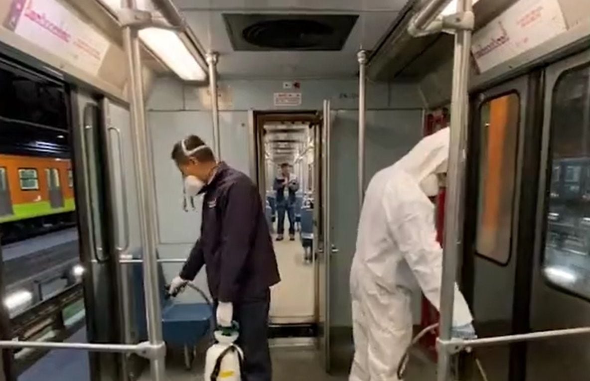 Personal del Metro fumigó los vagones de la Línea A, negaron plaga de chinches (Twitter/ @MetroCDMX)
