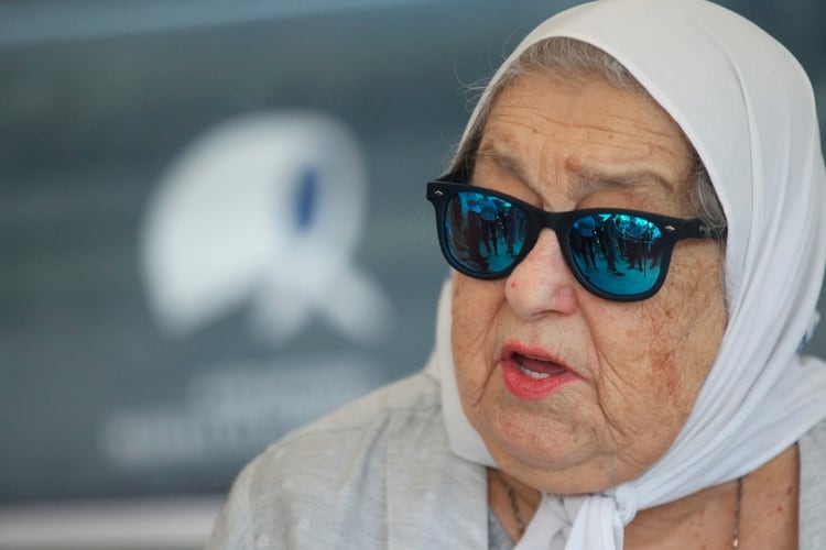 La titular de la Asociación Madres de Plaza de Mayo, Hebe de Bonafini, mantuvo sus críticas sobre la convocatoria presidencial al acto del 9 de Julio. (EFE/Tono Gil/Archivo) 