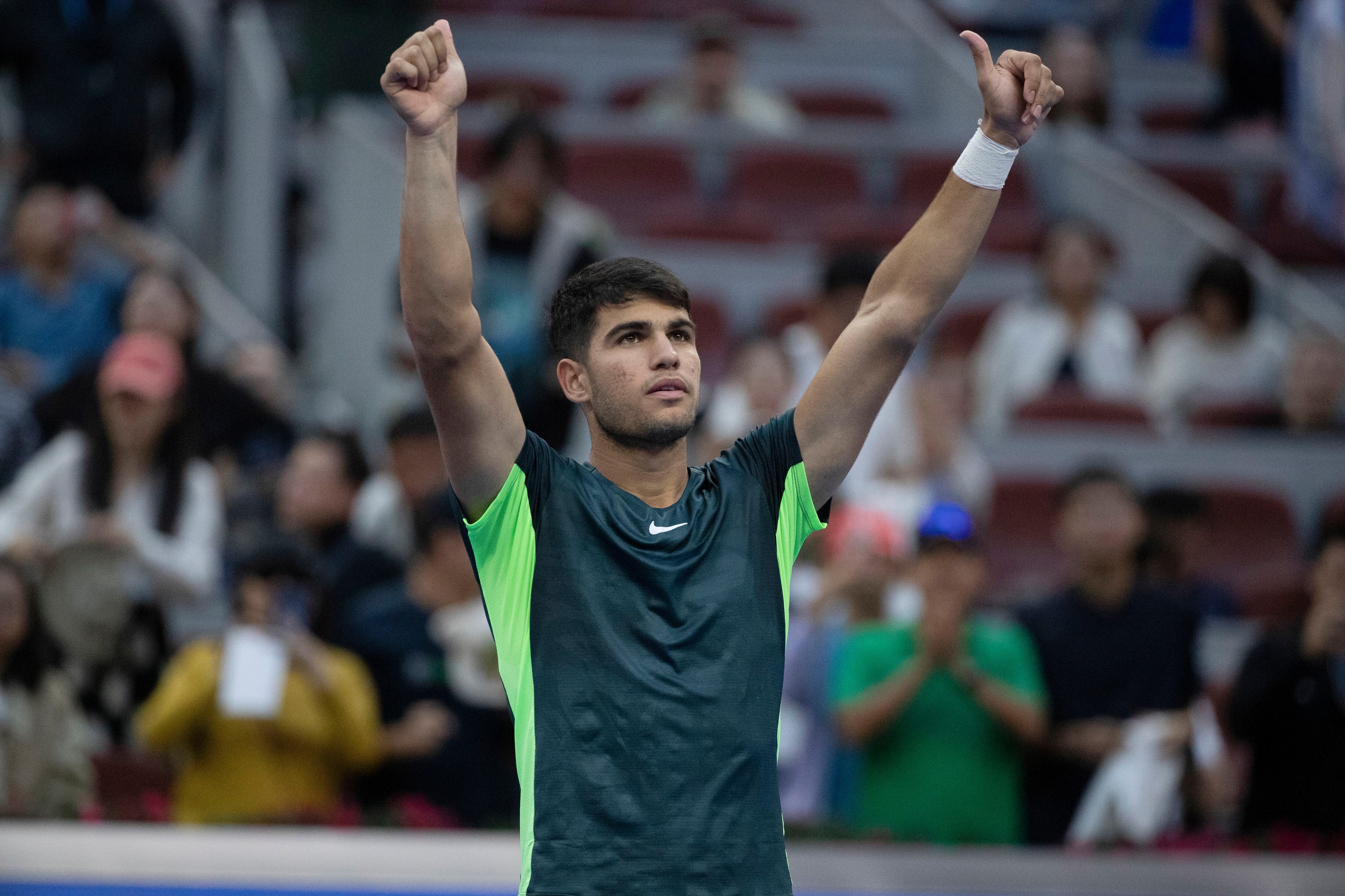 Carlos Alcaraz durante el Abierto de China (EFE/EPA/ANDRÉS MARTÍNEZ CASARES/Archivo)