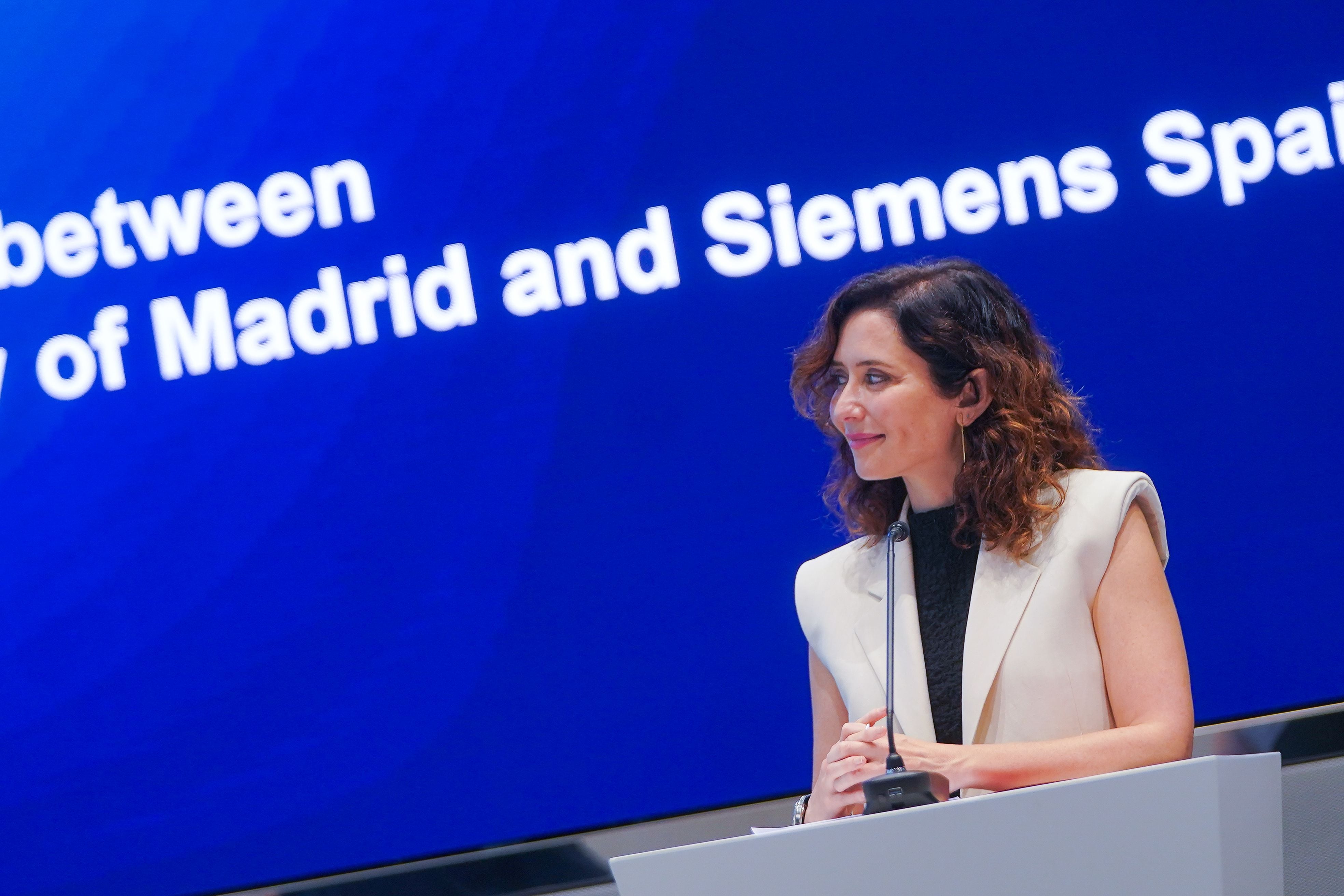 Isabel Díaz Ayuso, visitando la sede de Siemens en Munich (Alemania)