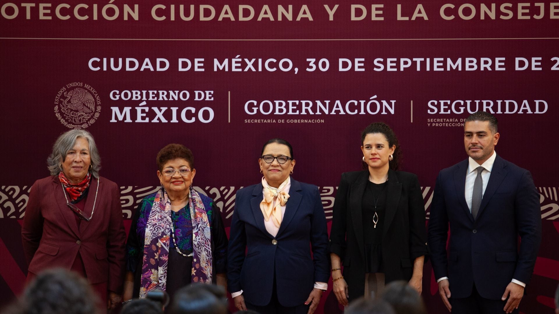 María Estela Ríos González, Rosa Icela Rodríguez Velázquez Luisa María Alcalde Luján, Omar García Harfuch y Ernestina Godoy Ramos durante la ceremonia oficial de entrega-recepción de la Secretaría de Gobernación, la Secretaría de Seguridad y protección Ciudadana (SSPC),así como la Consejería Jurídica de Presidencia de la República. FOTO: ANDREA MURCIA /CUARTOSCURO.COM