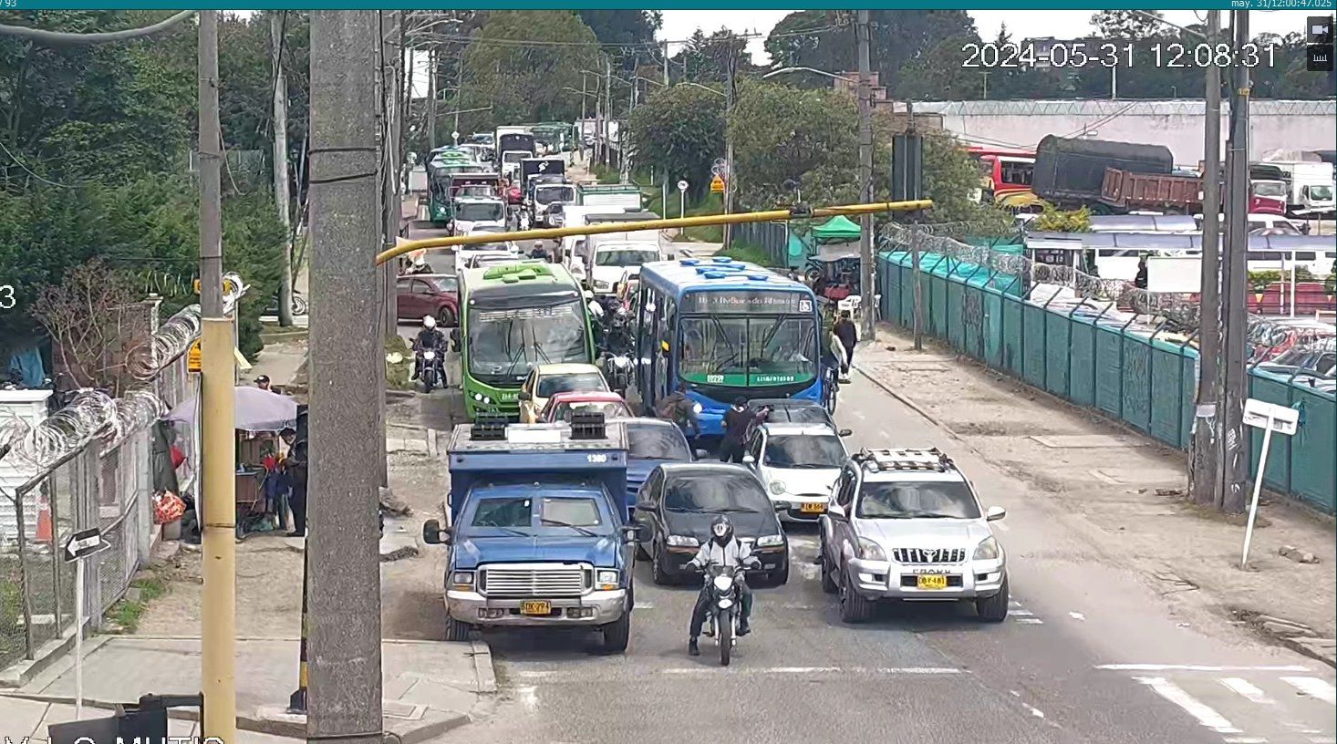 Además de estos puntos hubo problemas de movilidad en la Av. Boyacá con calle 52A, sentido sur - norte, pero ya se superó la novedad - crédito @BogotaTransito/X