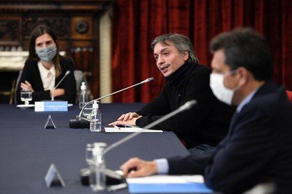 Máximo Kirchner presentó el proyecto junto a Sergio Massa y diputados de la oposición.