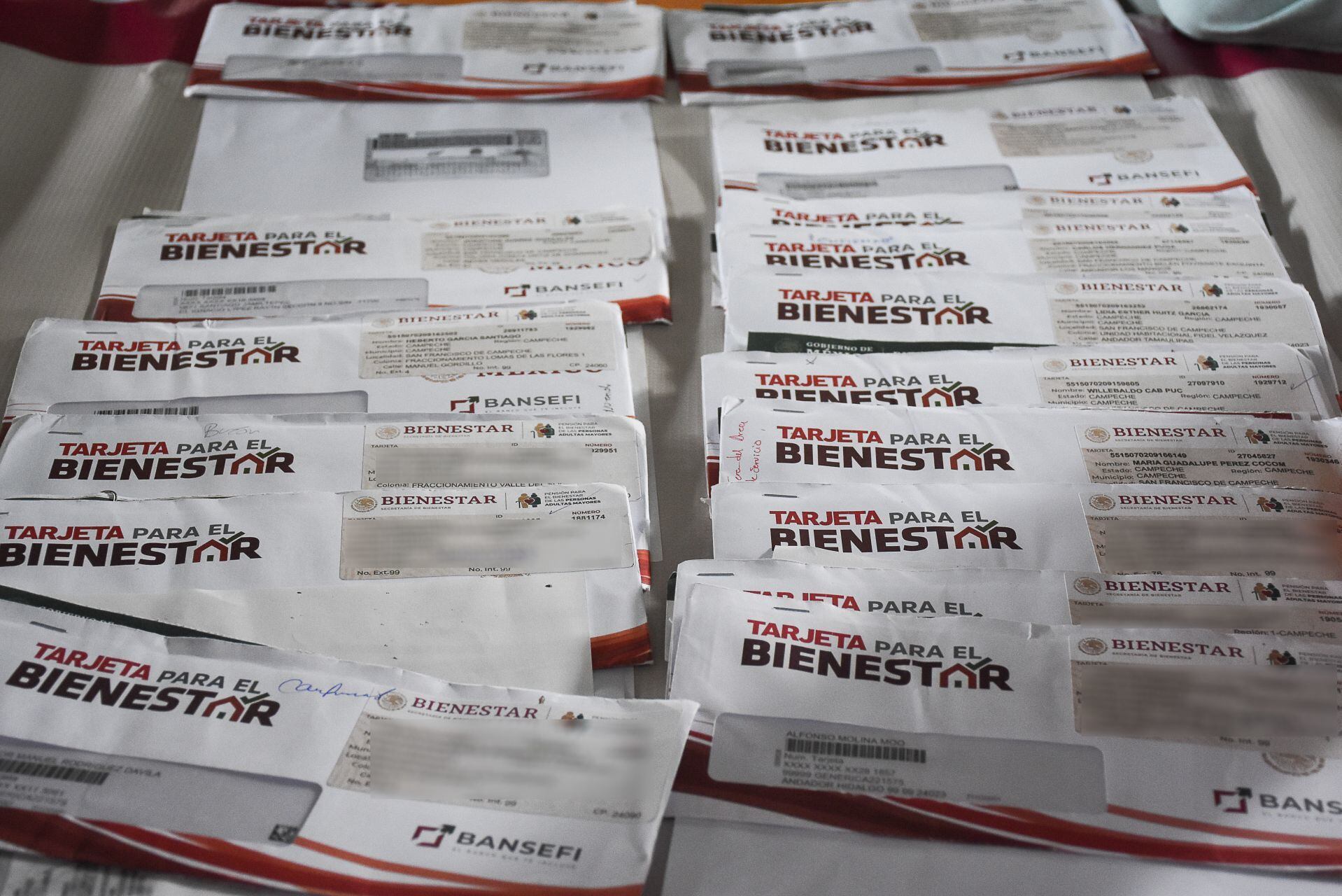 La Secretaría del Bienestar mantiene la entrega de tarjetas. (Foto: Cuartoscuro)