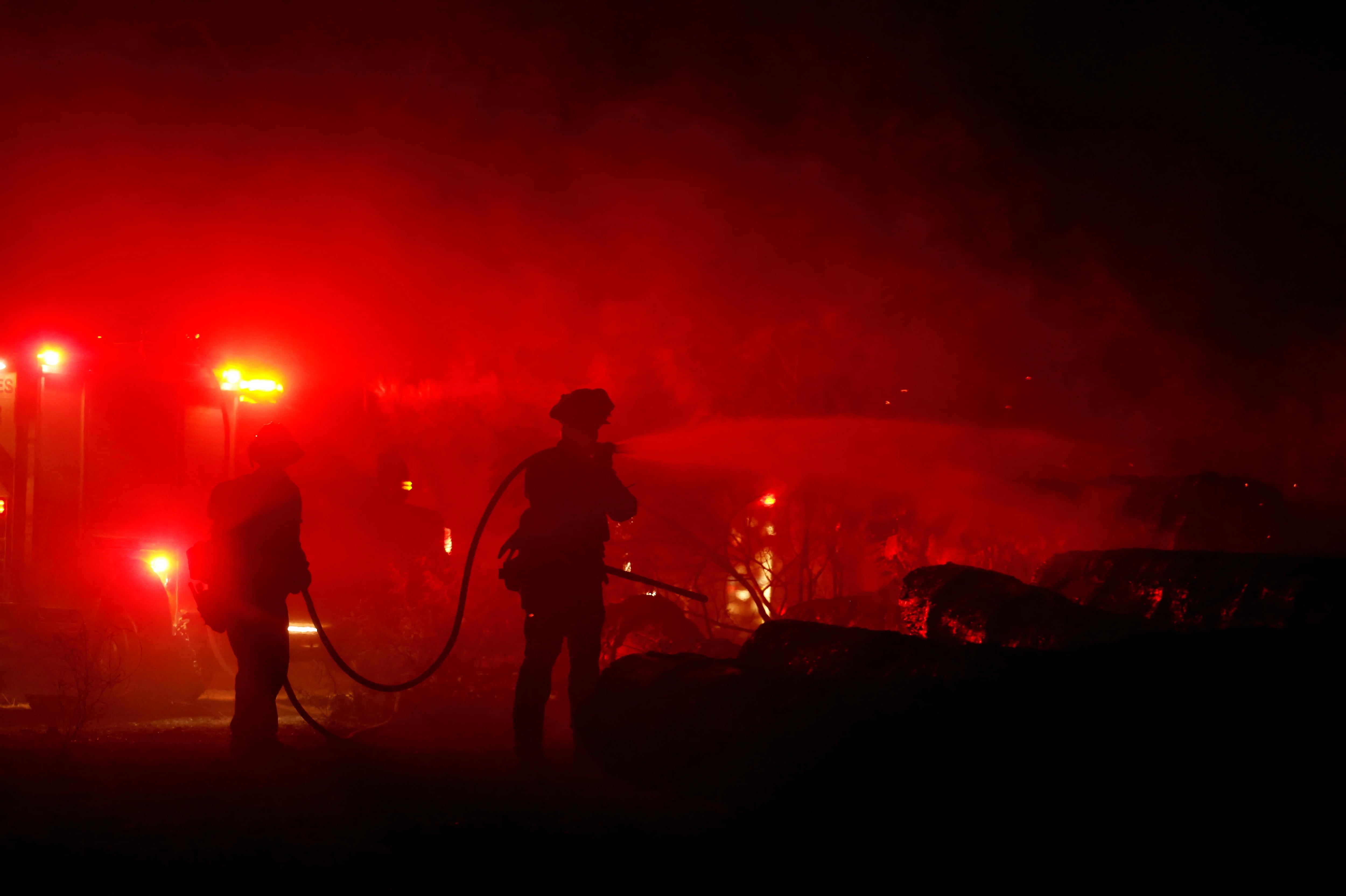 Los expertos aseguran que es muy difícil combatir un incendio como estos (REUTERS/Fred Greaves/File Photo)