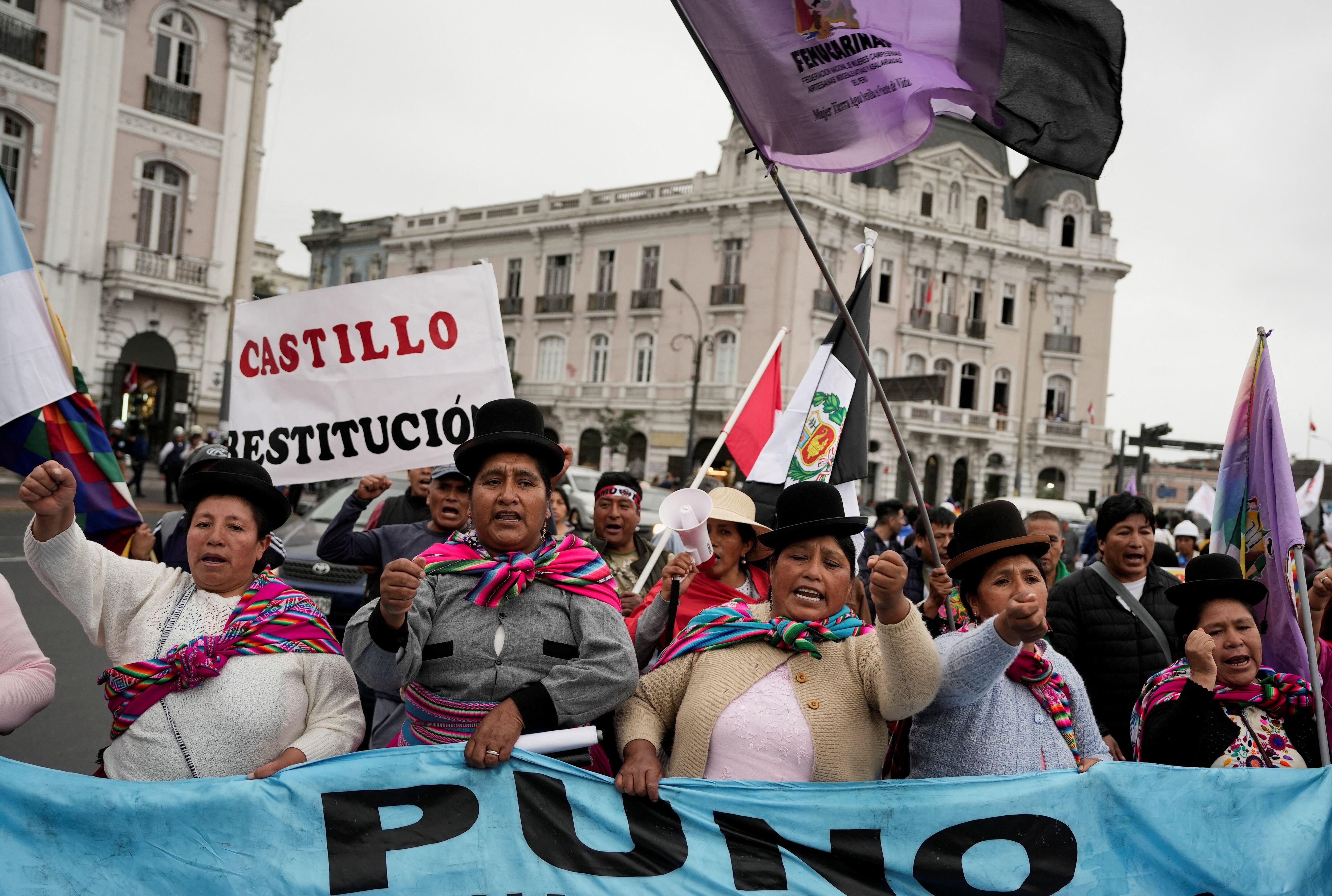 Ciudadanos de Puno protestan contra el gobierno de Dina Boluarte. REUTERS/Angela Ponce