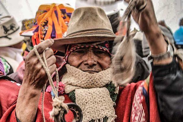 En el sur andino de Perú, la Navidad se celebra de una manera peculiar con el Takanakuy, un combate ritual que zanja disputas y siembra paz. (Foto: SobreHistoria)