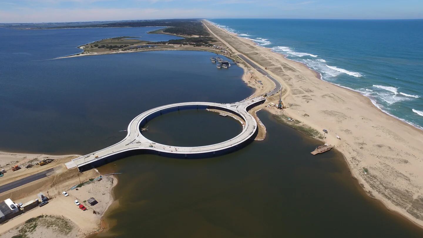 круглый мост в уругвае