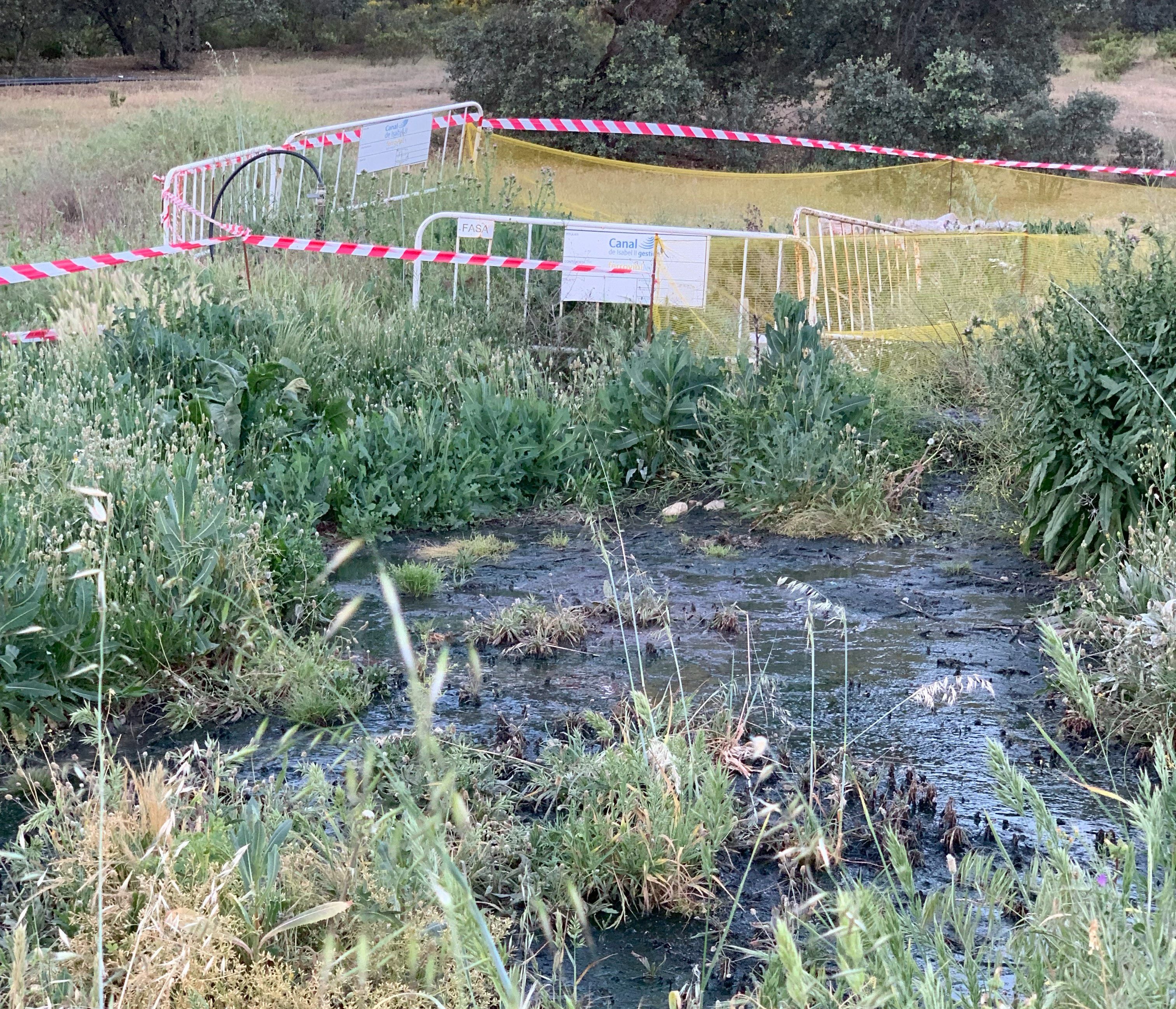 Zona vallada por donde salen las aguas fecales