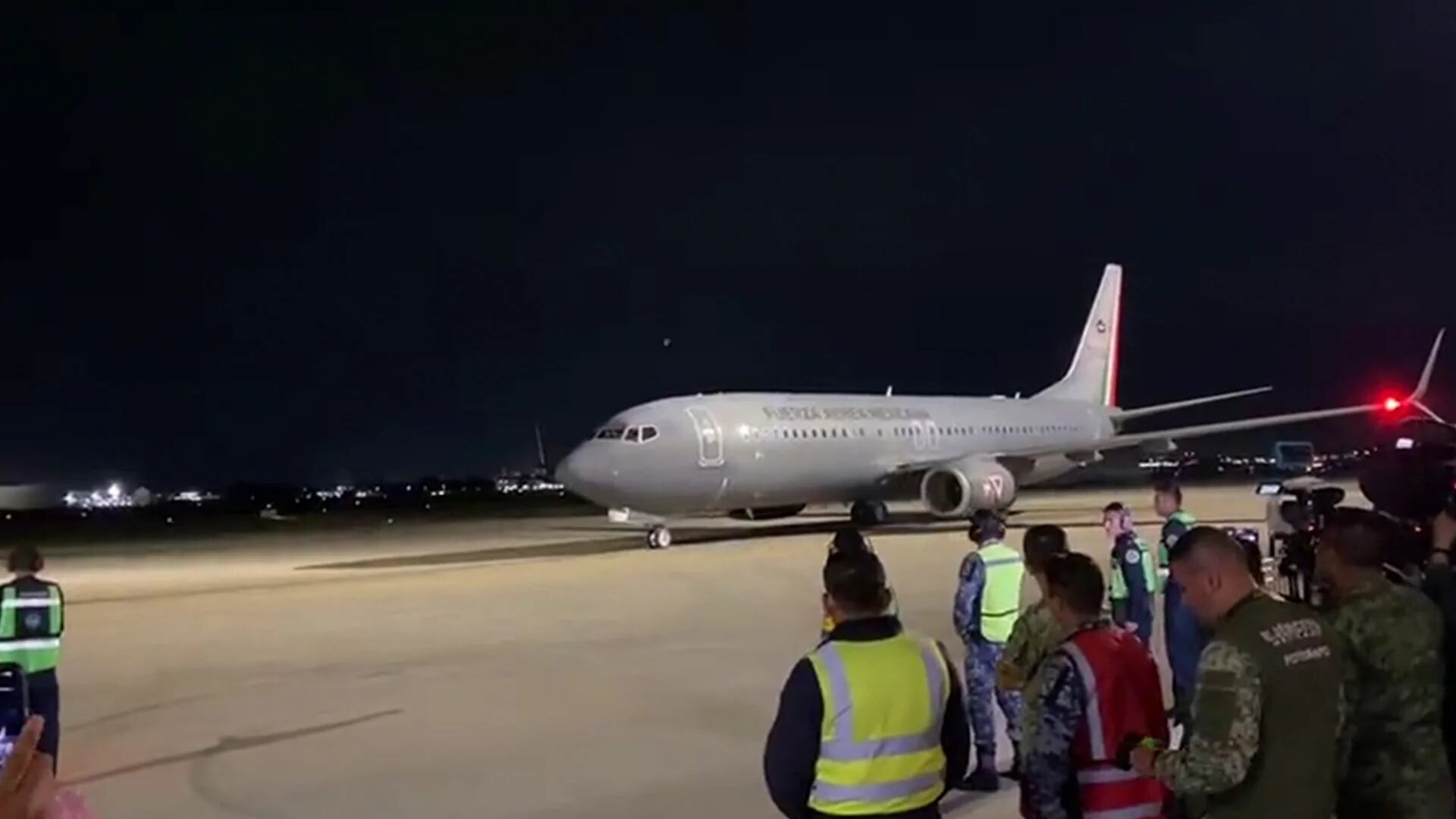 Más de 100 connacionales llegaron a México en el primer vuelo
CRÉDITO: X/@Adela_Micha