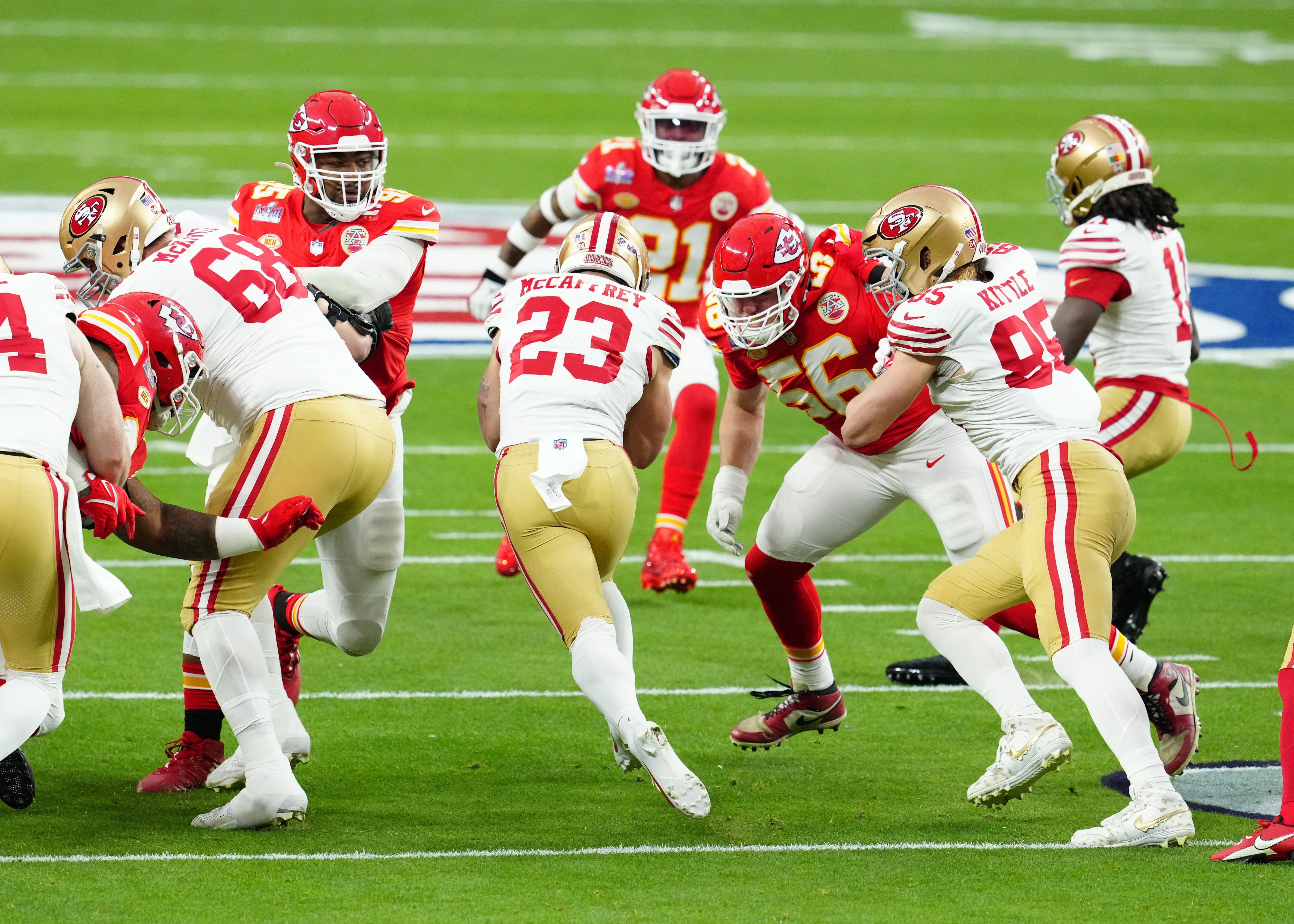 Kansas City Chiefs y San Francisco 49ers disputan la gran final de la NFL en Las Vegas (Mandatory Credit: Stephen R. Sylvanie-USA TODAY Sports)