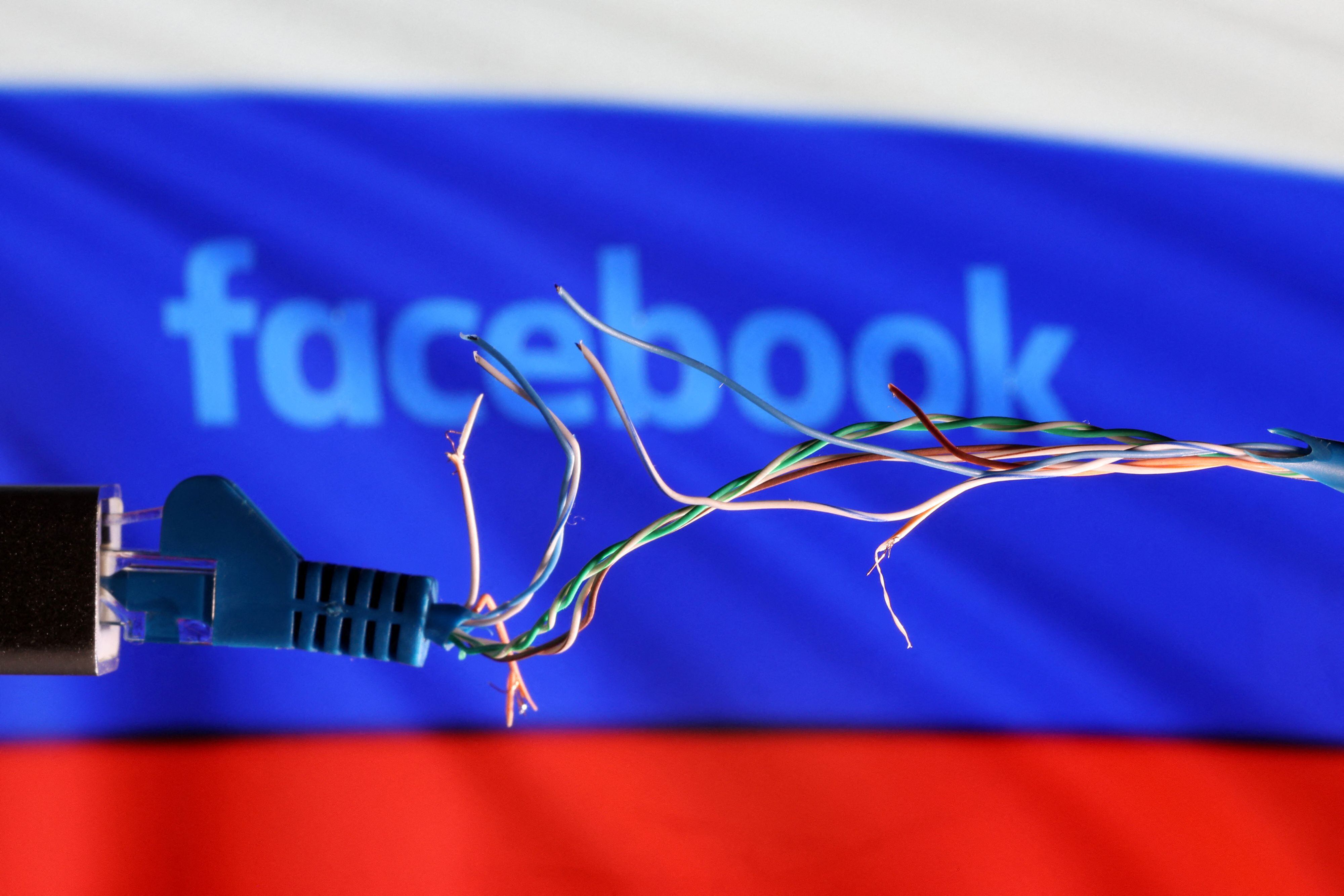 Facebook es, desde hace años, uno de los grandes enemigos del Kremlin y fue una de sus más recientes medidas en las que anunció que permitiría la publicación de contenido con llamado a la violencia hacia Putin y las tropas rusas lo que terminó de romper su vínculo con el país (REUTERS/Dado Ruvic)