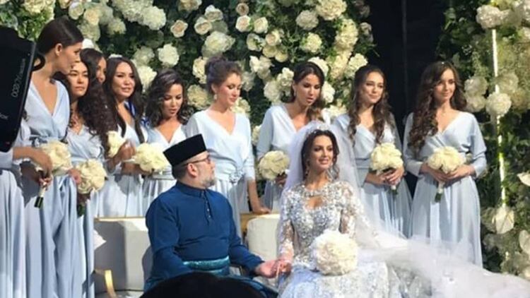 La boda secreta del rey y la ex Miss Moscú