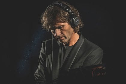 Con este show, el DJ recaudará donaciones para la Cruz Roja 