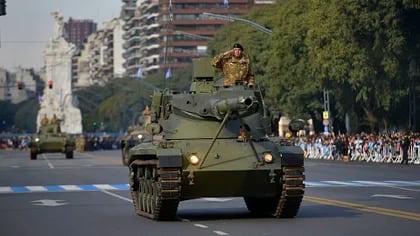 Desfile militar por el 9 de Julio: mapa, horario y el detalle de los aviones, tanques y barcos que van a participar