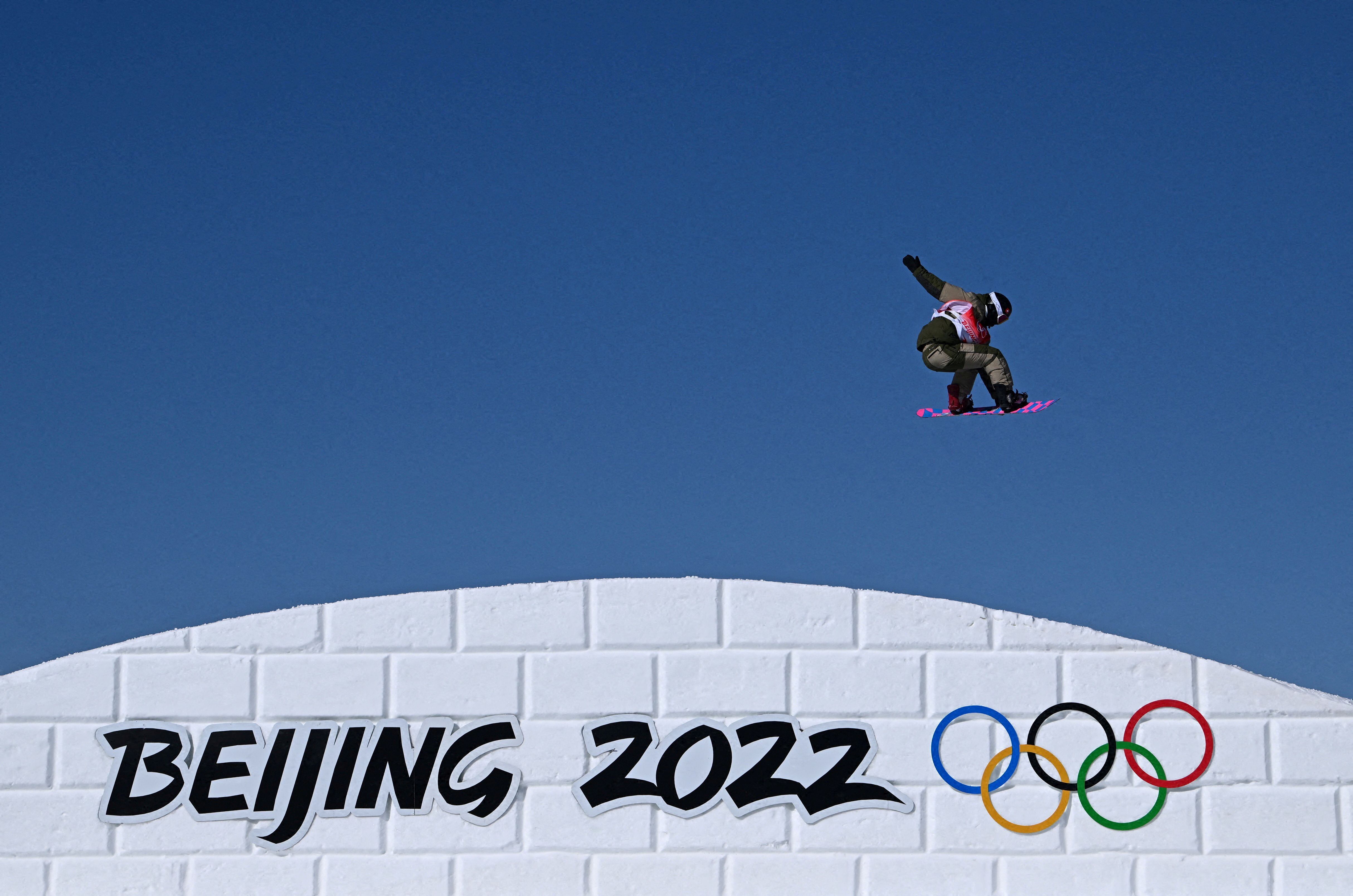 FILE PHOTO: 2022 Beijing Olympics - Snowboard - Women's SBD SS Qualification - Run 2 - Genting Snow Park, Zhangjiakou, China - February 5, 2022. Bianca Gisler of Switzerland in action. REUTERS/Dylan Martinez/File Photo