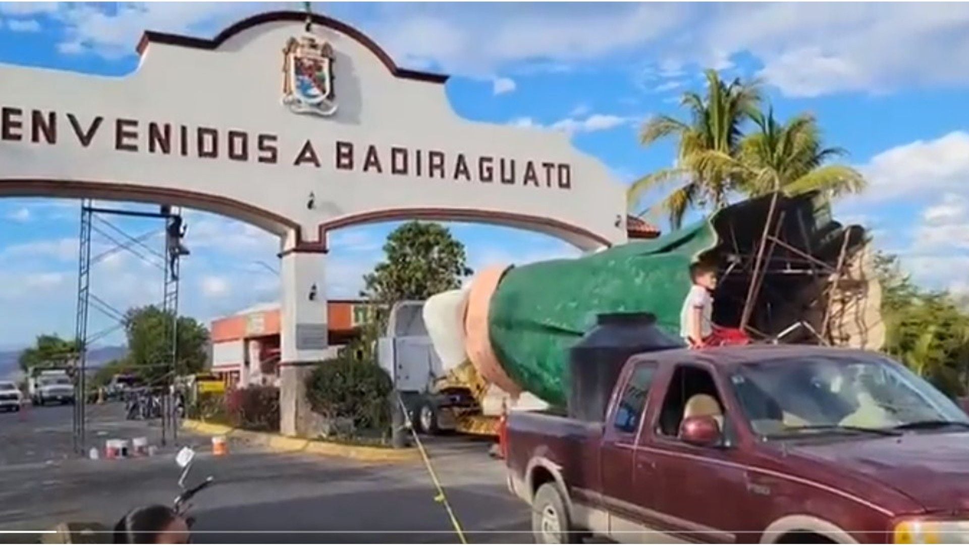 Estatua gigante de San Judas Tadeo en Badiraguato, Sinaloa. Foto: (Twitter/@perezdiazmx)