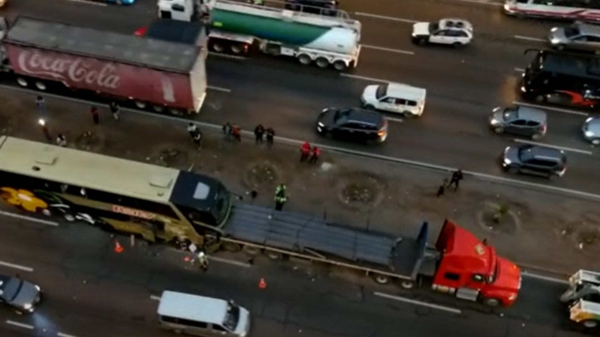 Surco Choque Entre Bus Interprovincial Y Tráiler Deja Un Muerto En La Panamericana Sur Infobae 4062