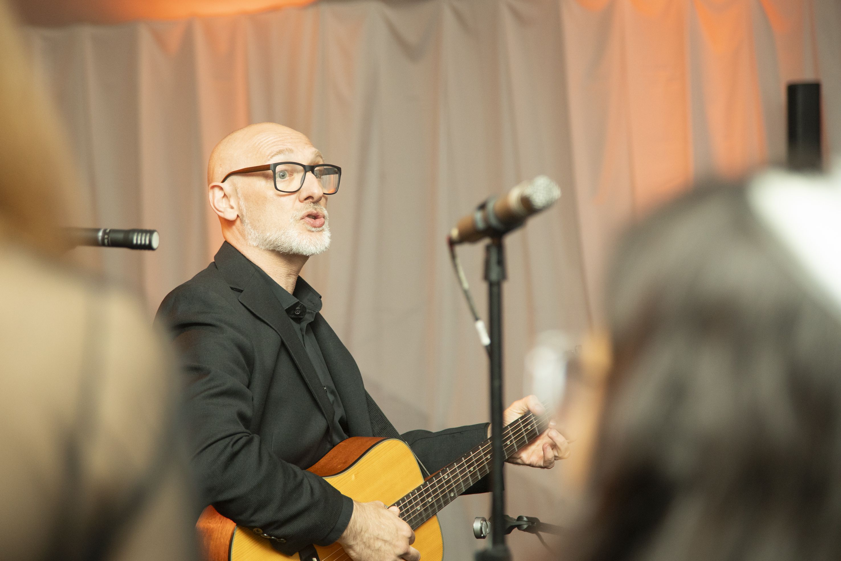 Juan Stafforini, director del Ensamble vocal de la universidad