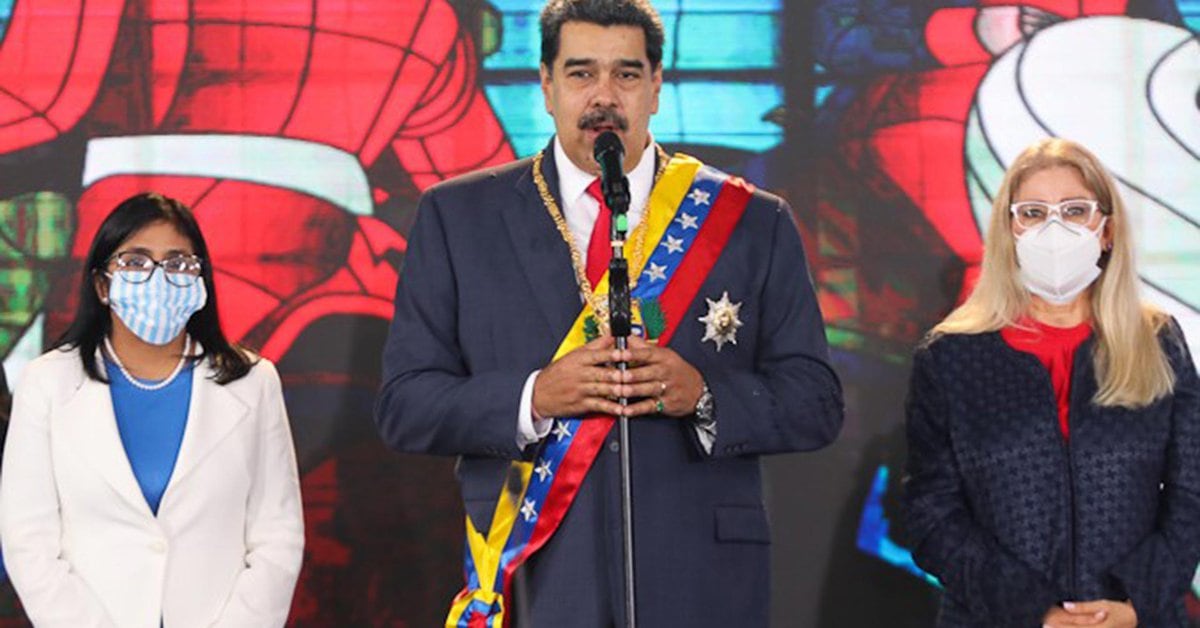 Neither Army Day nor the historic parade in Carabobo was relevant to Nicolás Maduro’s agenda: “He is afraid of an attack”