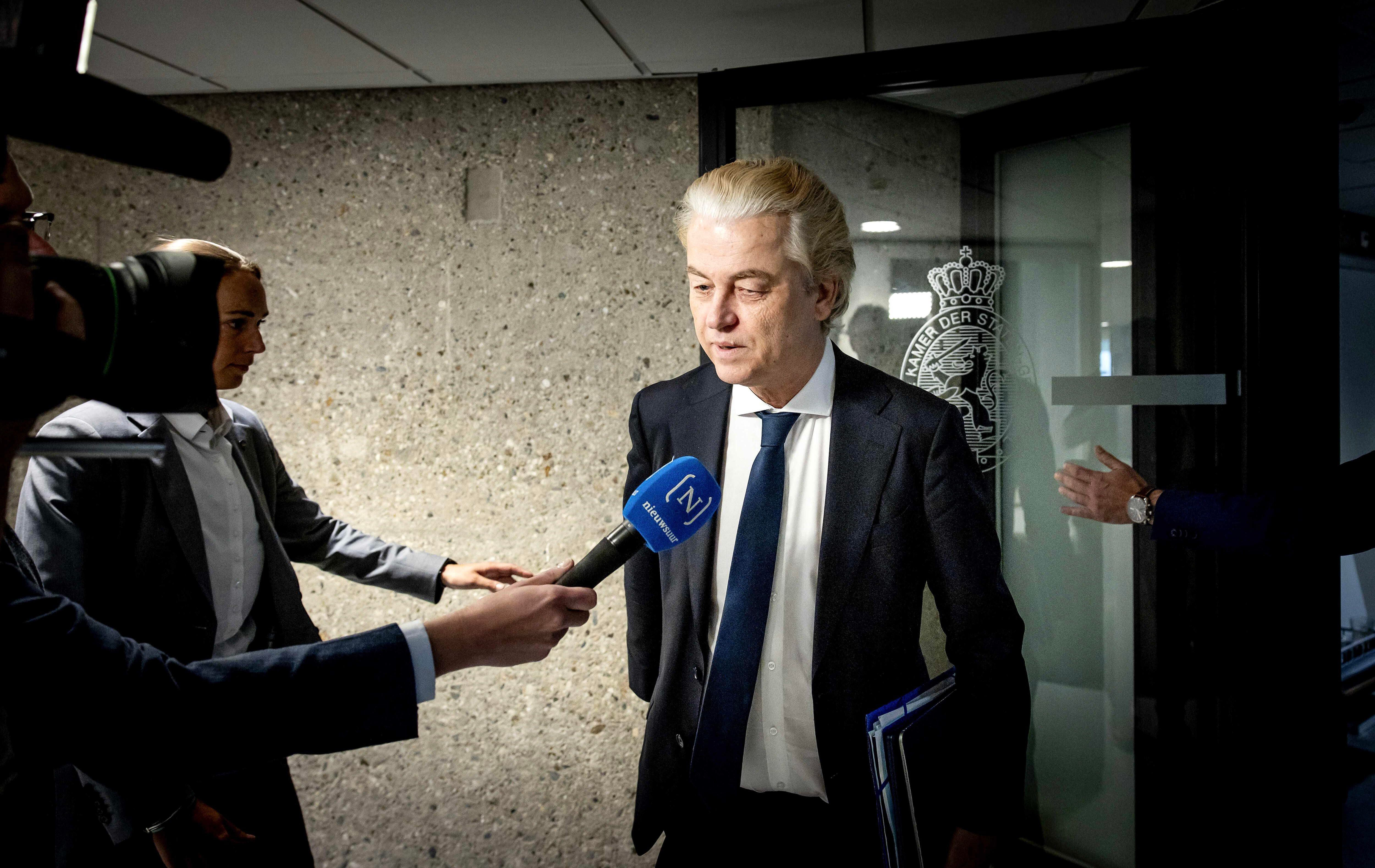 Wilders ganó las elecciones generales del pasado 22 de noviembre, pero tuvo que renunciar a su aspiración al cargo de primer ministro para desbloquear el diálogo con los otros partidos (EFE/EPA/KOEN VAN WEEL)
