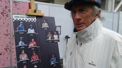 Jackie Stewart siempre dijo que Fangio fue el mejor de la historia. En el GP de Brasil de 2017, lo puso al frente de una selección entre diez campeones de F1 (Darío Coronel).