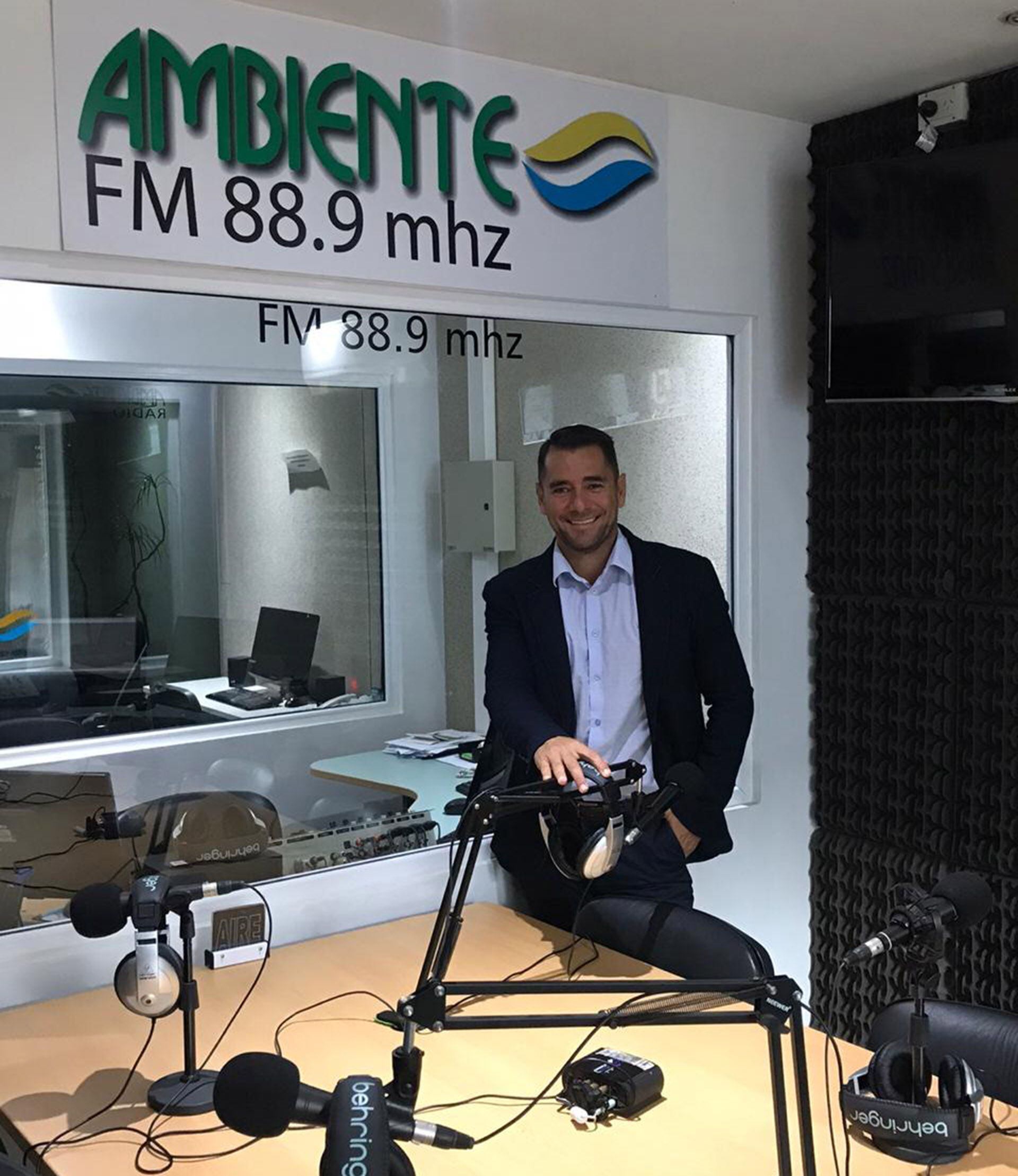 Cecilio Flematti, conductor de Radio Rivadavia y la TV Pública, asumió como nuevo director de Ambiente Radio FM 88.9, la única emisora radial que dedica su contenido a promover la conciencia ambiental