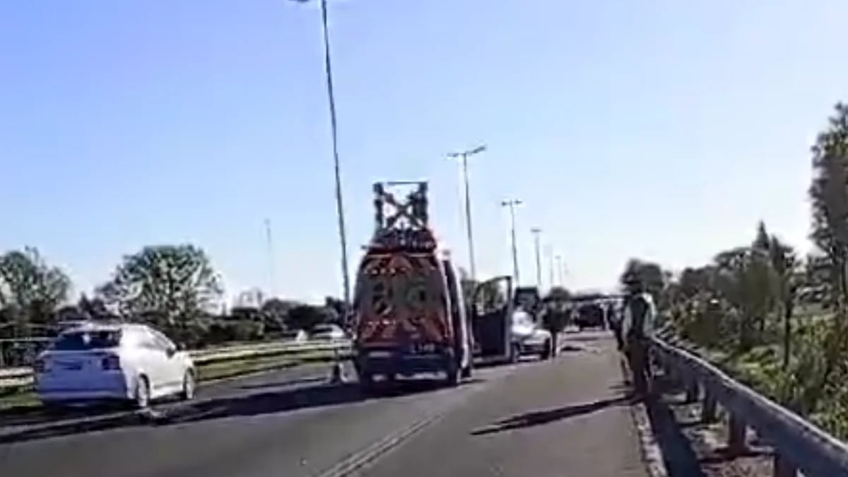 “No se puede vivir más de esta forma”, la palabra de una testigo tras el tiroteo en la autopista del Oeste