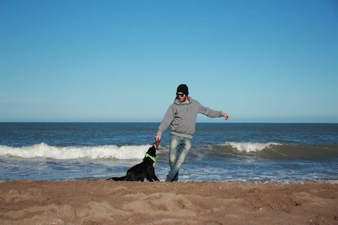 Lucas otero entrenador de perros