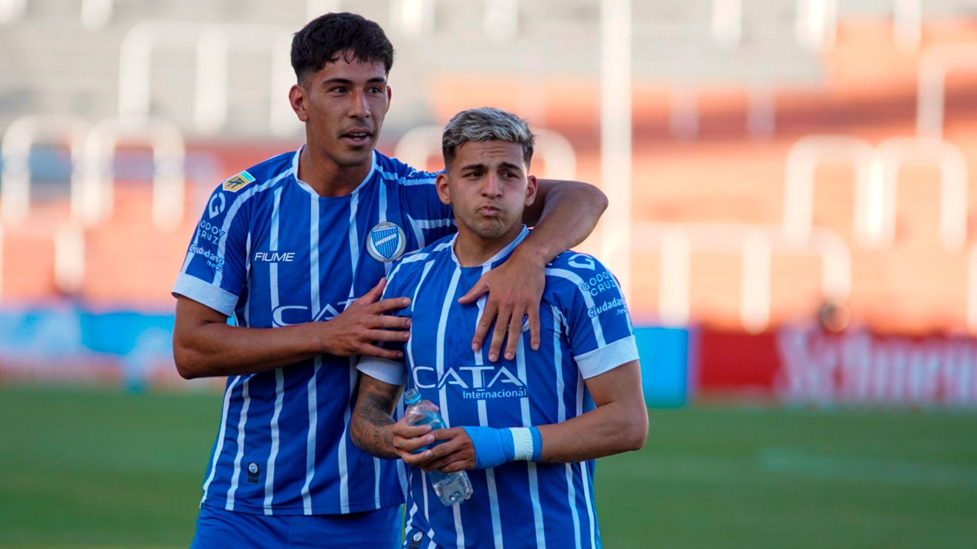 festejo de Godoy Cruz ante Platense