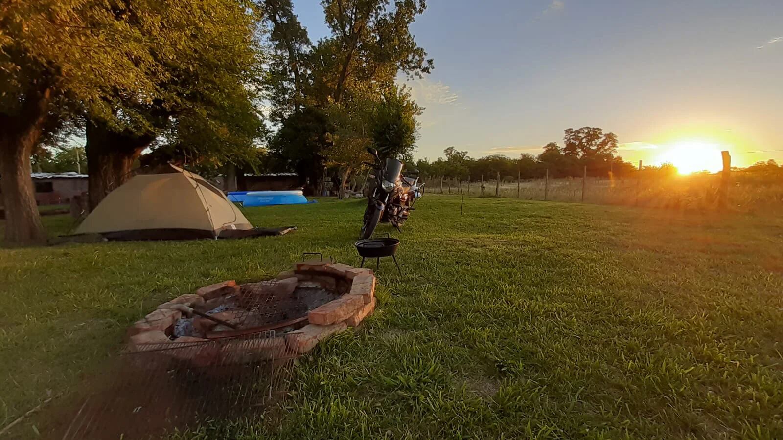 Un camping que transporta a los visitantes a lo más puro del campo (@casadecampolacapilla)