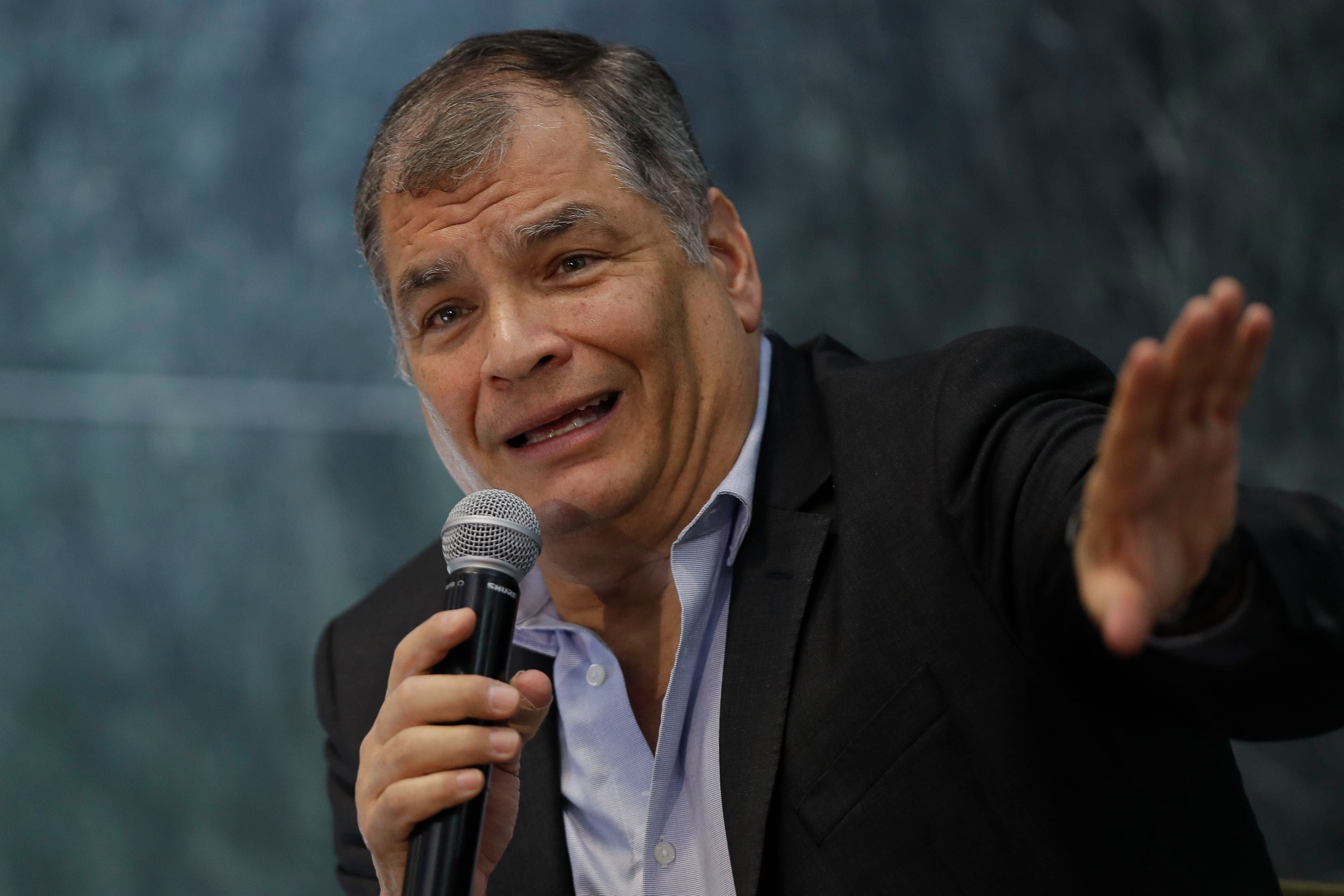 Si Rafael Correa hubiera podido imprimir su propia moneda, el poder adquisitivo de los ecuatorianos se habría evaporado con una inflación galopante (EFE)
