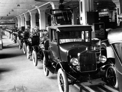 La fabricación en serie de Henry Ford logró imponerse a partir del suceso del Model T.