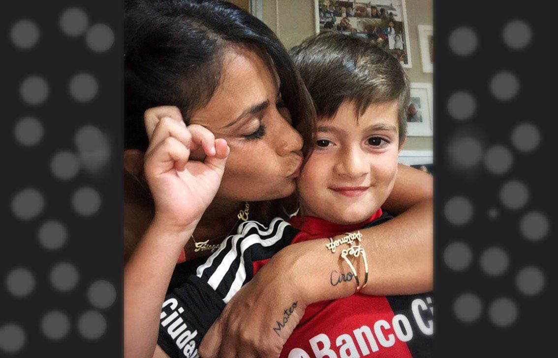 El beso de Anto Roccuzzo a Thiago, con la rojinegra puesta