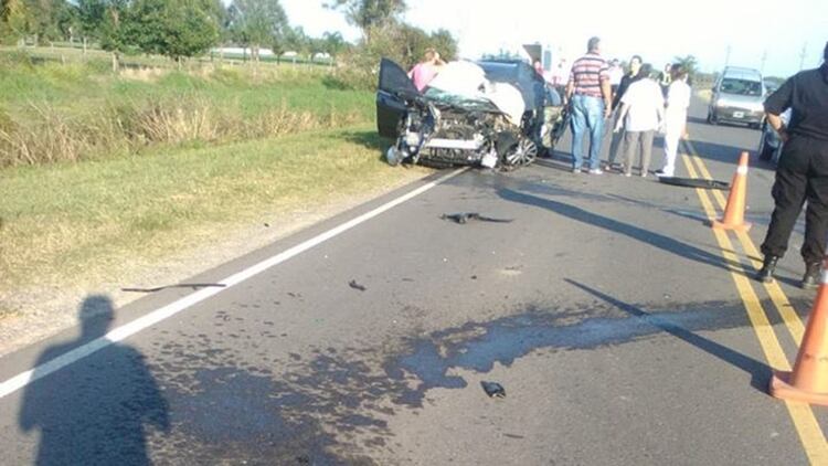 Así quedó el vehículo en el que viajaban Sebastián y sus cuatro acompañantes (Foto: @GMALFARO)