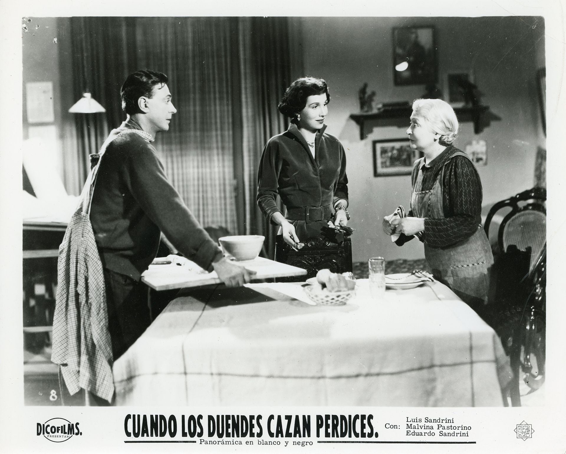 Luis Sandrini, Malvina Pastorino y María Esther Buschiazzo en "Cuando los duendes cazan perdices".