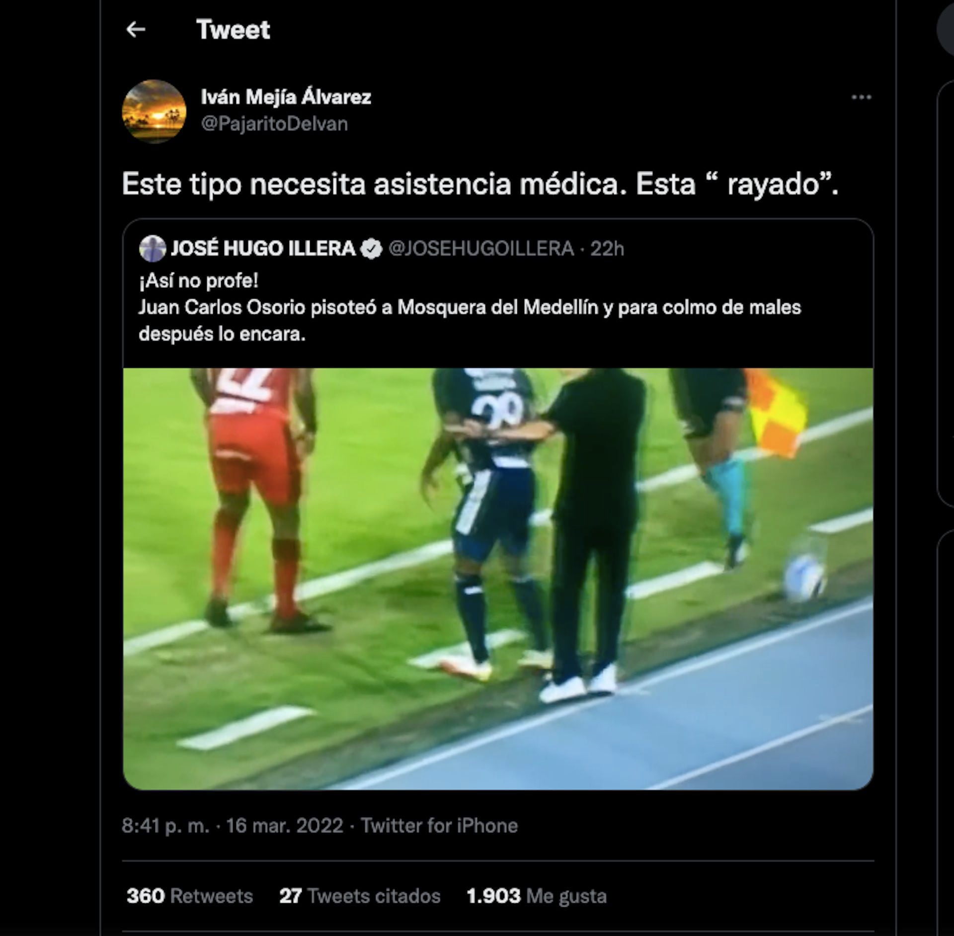 Ivan Mejia on Juan Carlos Osorio's stomp on Juan Da.Vid Mosquera in the middle of the match/(Twitter: @PajaritoDeIvan)