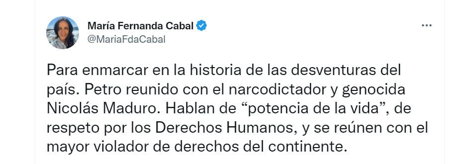 María Fernanda Cabal, senadora uribista, arremete contra Nicolás Maduro y Gustavo Petro.