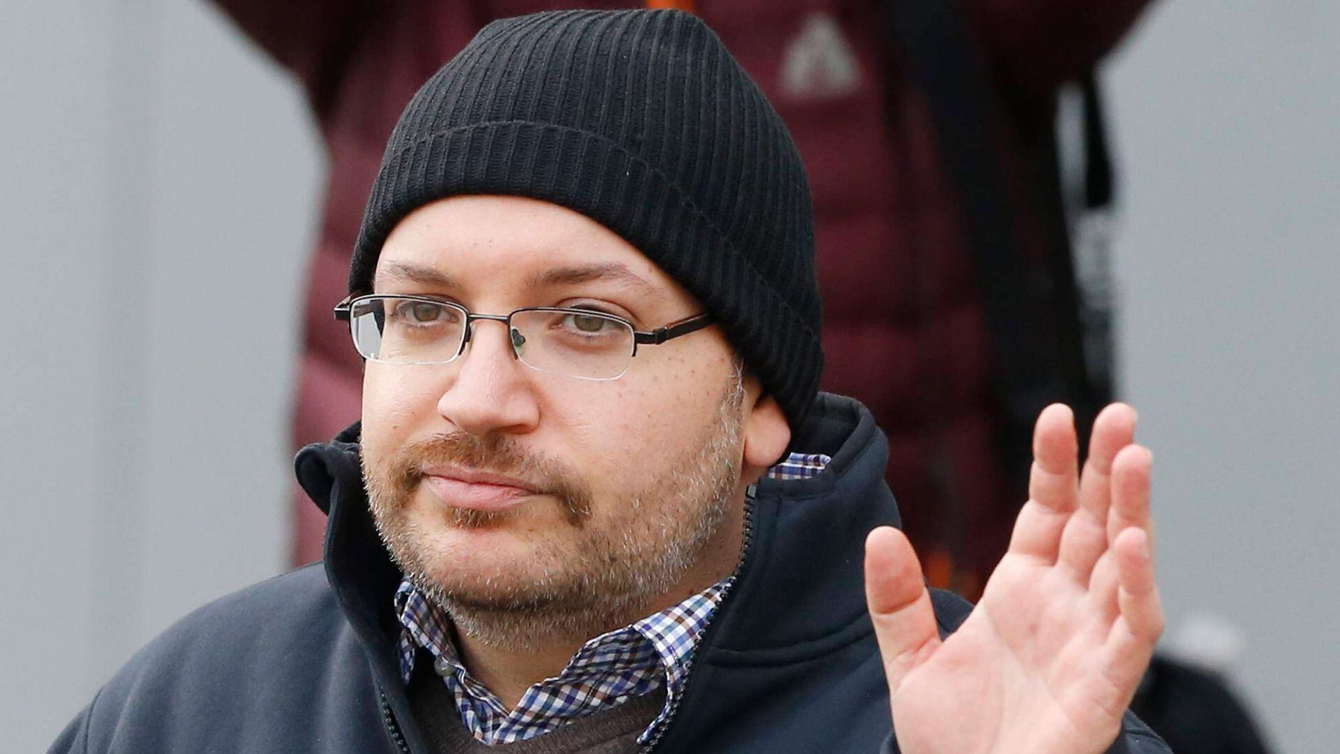 En el 2016, cuatro cautivos estadounidenses, incluido el periodista del Washington Post Jason Rezaian, volaron a casa desde Irán y varios iraníes en los Estados Unidos obtuvieron su libertad