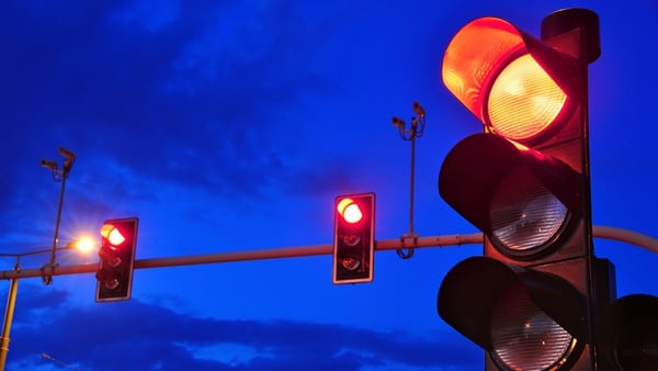 El semáforo eléctrico de tres colores fue creado por William Pots